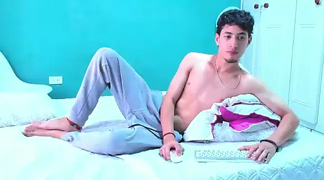 Snapshot of Chandler_ken chatting on 02.28.25 Chandler ken online show from 02.28.25