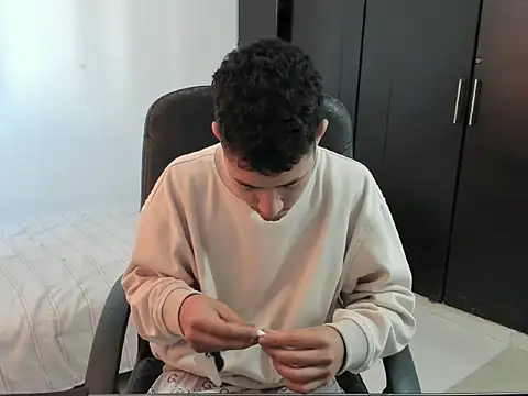 Snapshot of Chandler_ken chatting on 09.09.25 Chandler ken online show from 09.09.25