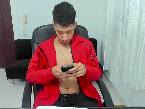 Snapshot of Chandler_ken chatting on 09.15.25 Chandler ken online show from 09.15.25