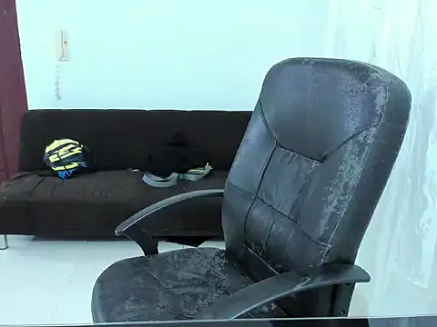 Snapshot of Chandler_ken chatting on 10.03.25 Chandler ken online show from 10.03.25