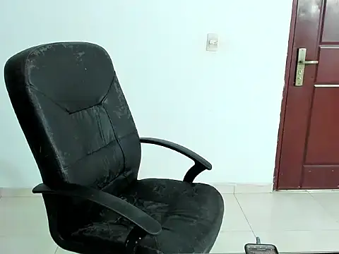 Snapshot of Chandler_ken chatting on 12.01.25 Chandler ken online show from 12.01.25