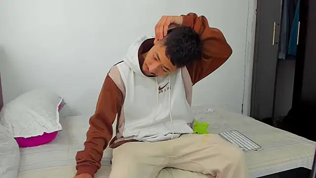 Snapshot of Chandler_ken chatting on 02.05.26 Chandler ken online show from 02.05.26