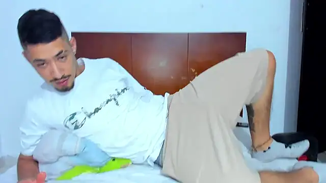 Snapshot of Chandler_ken chatting on 02.12.26 Chandler ken online show from 02.12.26