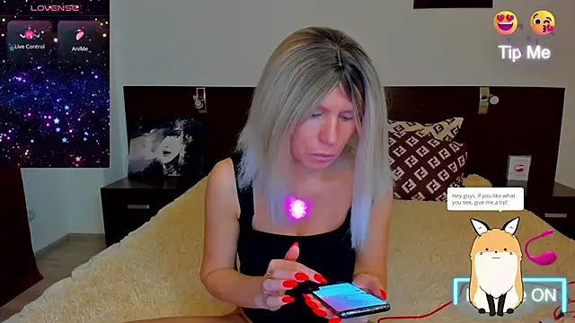 Hanna Becrett17 online show from 01.31.25