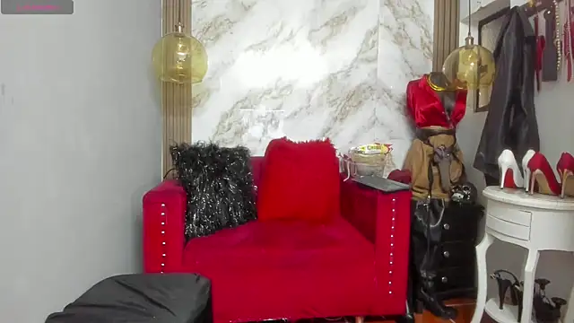 LiaTaylorr online show from 09.11.25