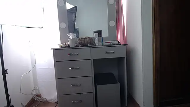 LiaTaylorr online show from 09.18.25