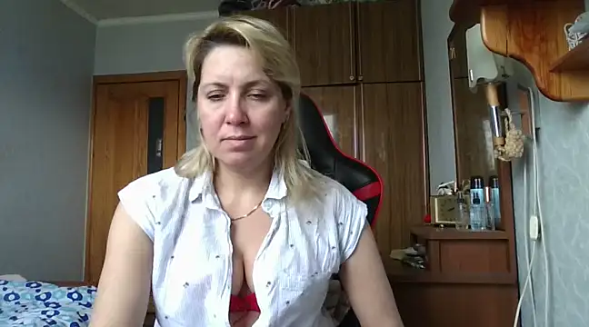 IrinaB1 online show from 03.19.25