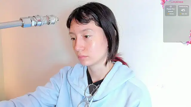 lizzy davis 1 online show from 10.05.25