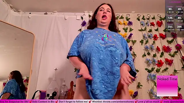 Snapshot of amberxoxhoney chatting on 10.25.25 amberxoxhoney online show from 10.25.25