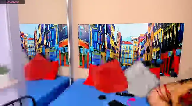 Snapshot of CristalLoren chatting on 03.10.25 CristalLoren online show from 03.10.25