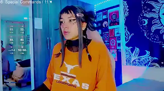 Snapshot of melissahowl chatting on 01.28.25 melissahowl online show from 01.28.25