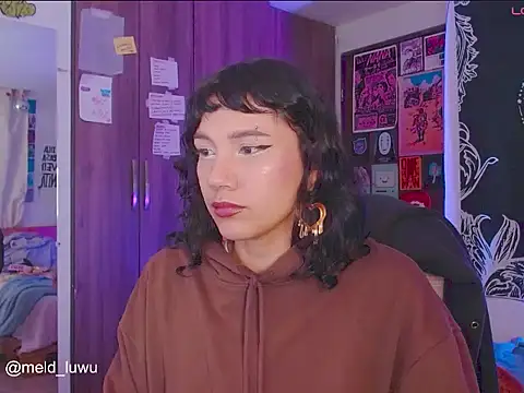 Snapshot of melissahowl chatting on 11.12.25 melissahowl online show from 11.12.25