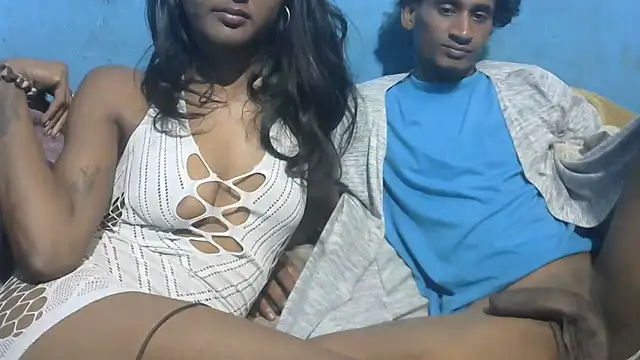 Snapshot of indiangeni20 chatting on 12.13.25 indiangeni20 online show from 12.13.25