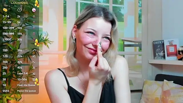 pretty little thing online show from 01.29.25