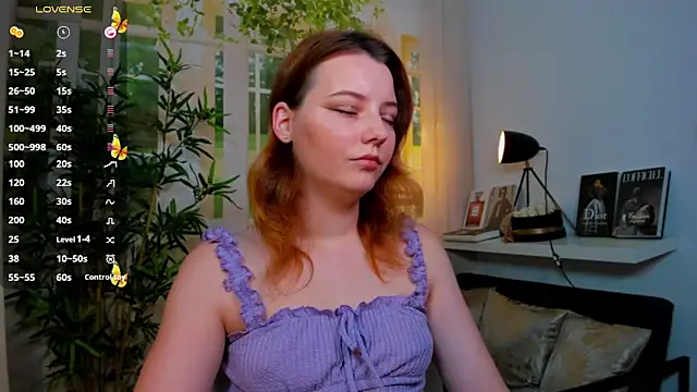 pretty little thing online show from 11.20.25