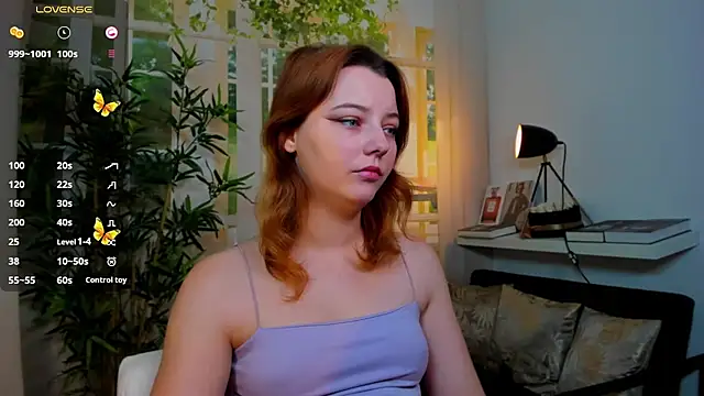 pretty little thing online show from 11.28.25