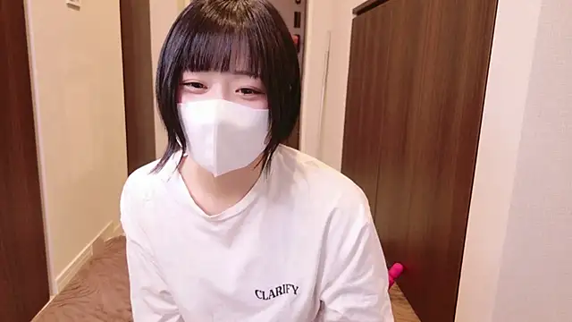 Mia--meow online show from 12.04.24