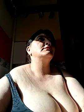 Snapshot of SexyNicool35 chatting on 04.20.26 SexyNicool35 online show from 04.20.26