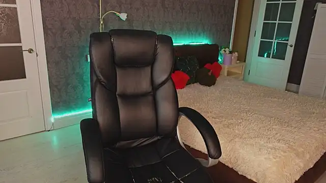 Daniela Kitty  online show from 10.14.25