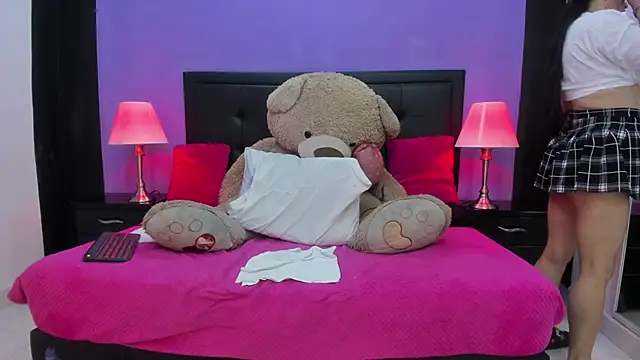 MaduraLuciana online show from 02.02.25