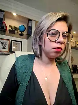 Snapshot of Cata_Office-12 chatting on 12.21.24 Cata Office-12 online show from 12.21.24