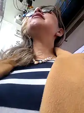 Snapshot of Cata_Office-12 chatting on 01.03.25 Cata Office-12 online show from 01.03.25