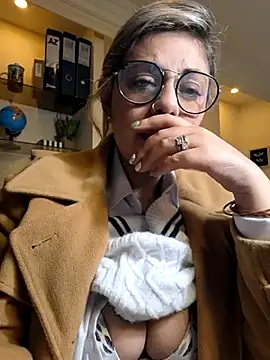 Snapshot of Cata_Office-12 chatting on 02.21.25 Cata Office-12 online show from 02.21.25