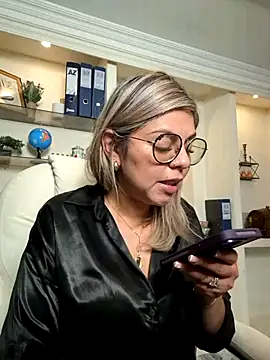 Snapshot of Cata_Office-12 chatting on 03.21.25 Cata Office-12 online show from 03.21.25