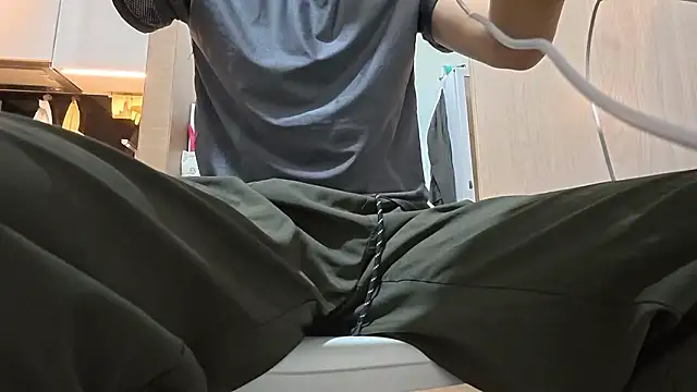 Snapshot of YunheLEE chatting on 01.15.26 YunheLEE online show from 01.15.26