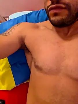 Snapshot of Macholatino8611 chatting on 10.15.25 Macholatino8611 online show from 10.15.25