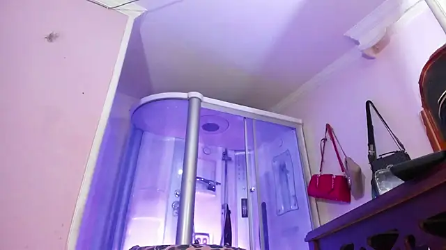 Snapshot of sexy-luna-star-ts chatting on 11.24.25 sexy-luna-star-ts online show from 11.24.25