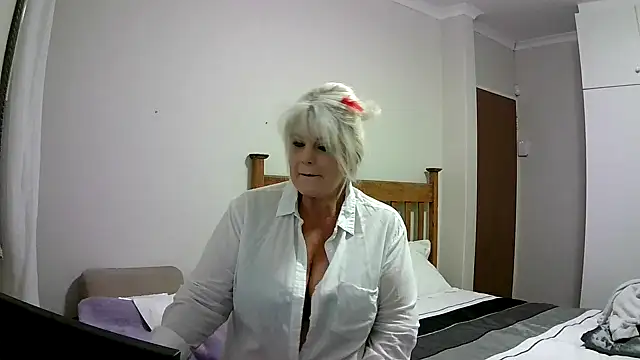 Miahotmilf online show from 12.24.24