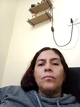 Snapshot of Dakary_hot chatting on 10.06.25 Dakary hot online show from 10.06.25