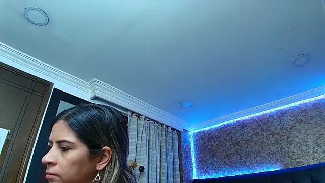 stella xue online show from 10.14.25