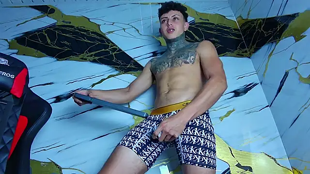 Snapshot of Kevin22_222 chatting on 02.13.25 Kevin22 222 online show from 02.13.25