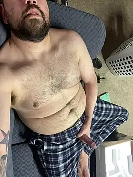 bighung1990 online show from 10.25.25