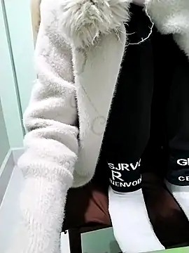 Luxcute286 online show from 02.25.25