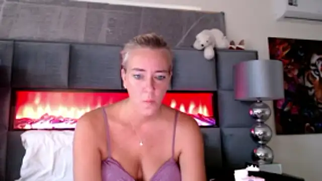Snapshot of Wendysexyx chatting on 05.18.26 Wendysexyx online show from 05.18.26