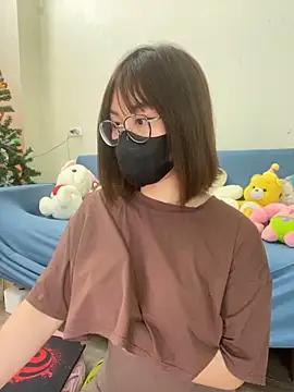 Snapshot of Baby_Claraa chatting on 12.04.24 Baby Claraa online show from 12.04.24