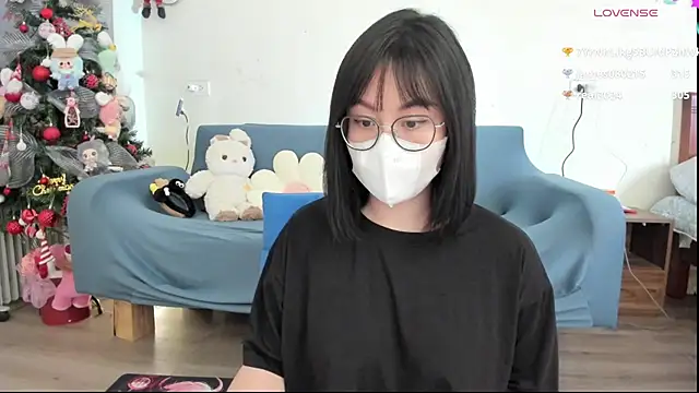 Snapshot of Baby_Claraa chatting on 01.04.25 Baby Claraa online show from 01.04.25