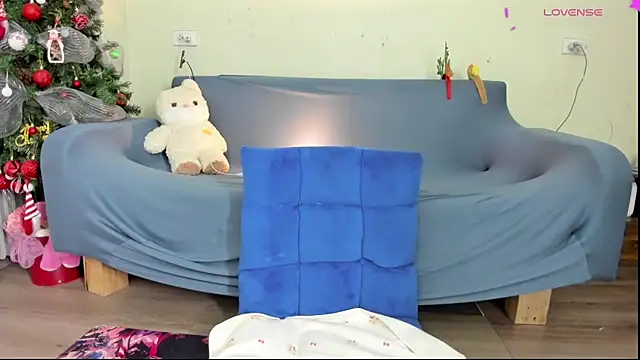 Snapshot of Baby_Claraa chatting on 01.18.25 Baby Claraa online show from 01.18.25