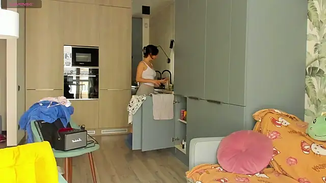 Lilith lutherlow online show from 10.04.25