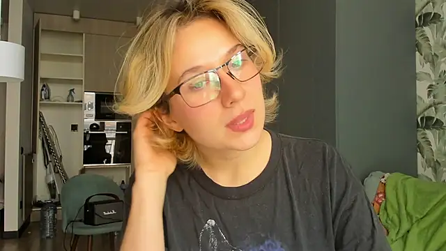 Lilith lutherlow online show from 01.16.26