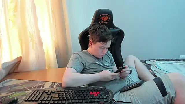 Snapshot of iliaskrislove chatting on 06.27.26 iliaskrislove online show from 06.27.26
