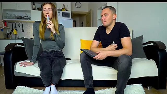 littlesweettifany online show from 10.14.25