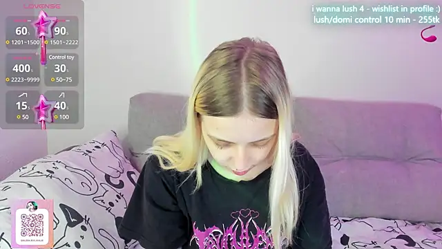 Alice Halle online show from 03.13.25