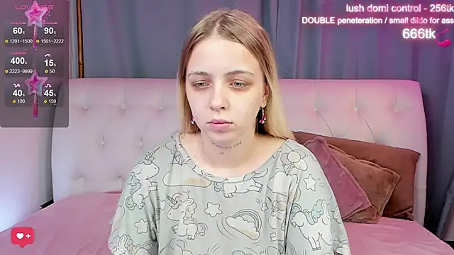 Alice Halle online show from 10.10.25