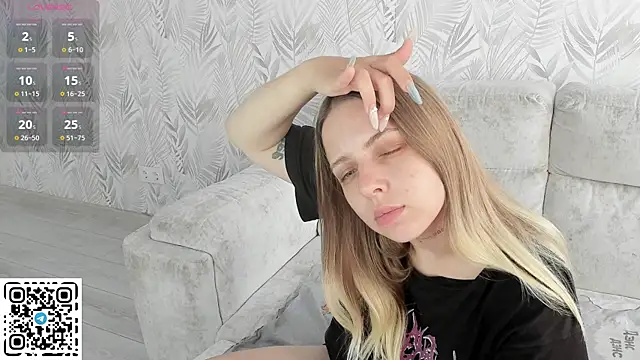 Snapshot of Alice_Halle chatting on 07.16.26 Alice Halle online show from 07.16.26