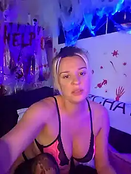 Snapshot of SpicyVicky chatting on 10.29.25 SpicyVicky online show from 10.29.25