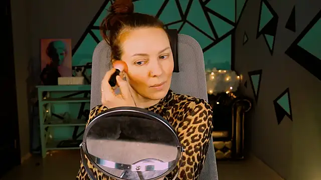 VandaRossi online show from 01.30.25